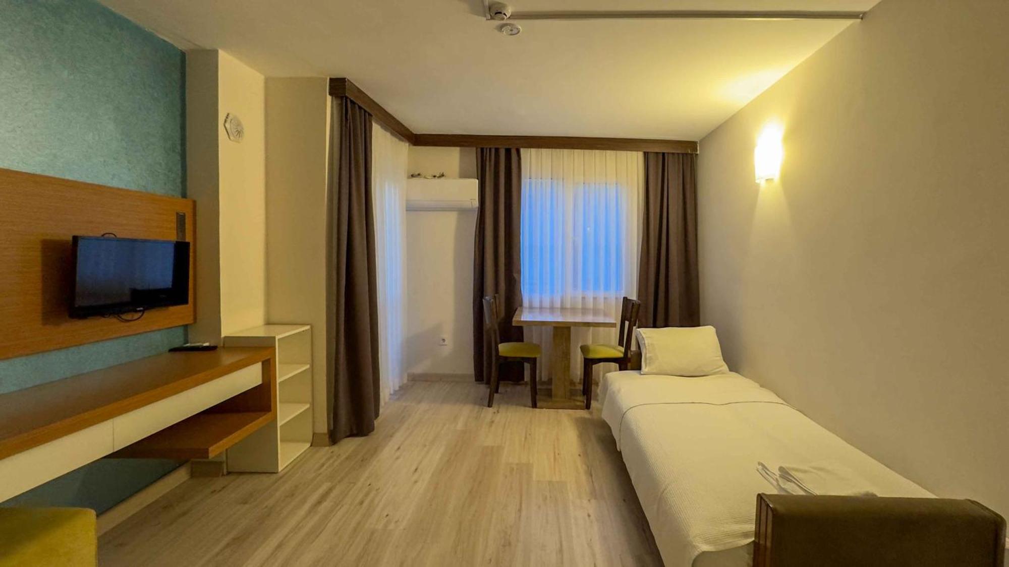 La Bella Suit Otel คูซาดาซี ภายนอก รูปภาพ